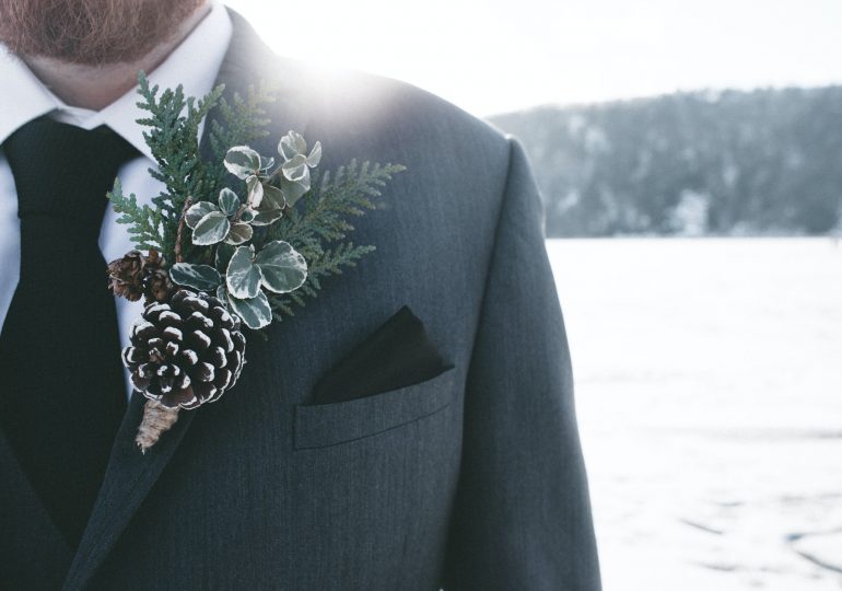 Zimowe dodatki ślubne – podpowiadamy, na które warto postawić