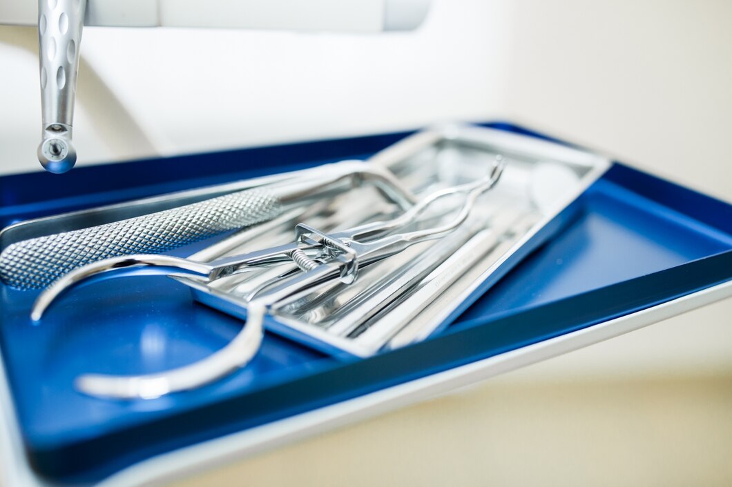 Zastosowanie narzędzi stomatologicznych w praktyce codziennej – przewodnik dla profesjonalistów